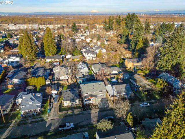 8407 N HARTMAN St, Portland, OR 97203