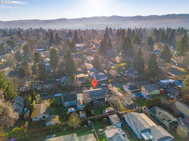 8407 N HARTMAN St, Portland, OR 97203