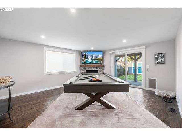 8407 N HARTMAN St, Portland, OR 97203