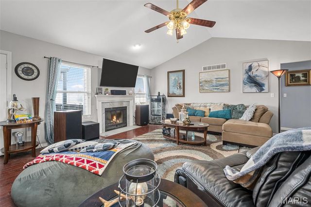 26 Dean Wells Court, Warrenton, MO 63383