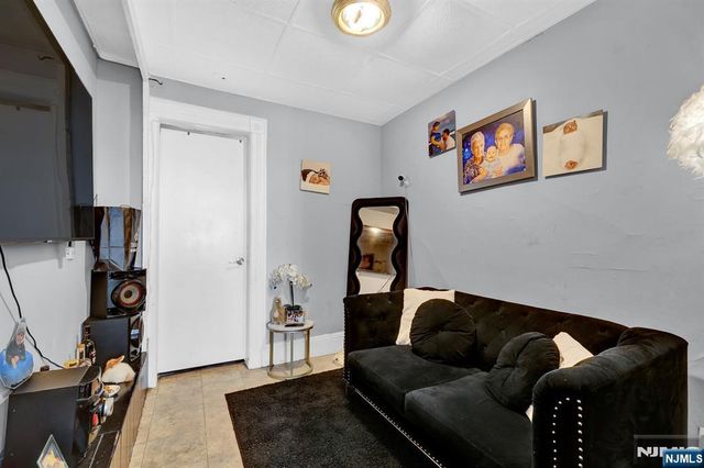513 11th Street, Union City, NJ 07087