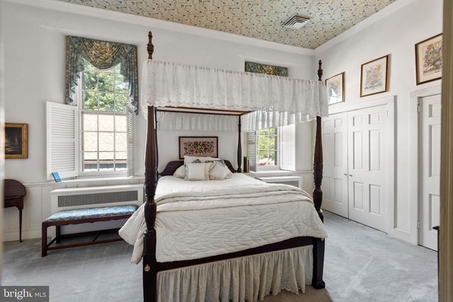 381 E SWEDESFORD RD, Wayne, PA 19087
