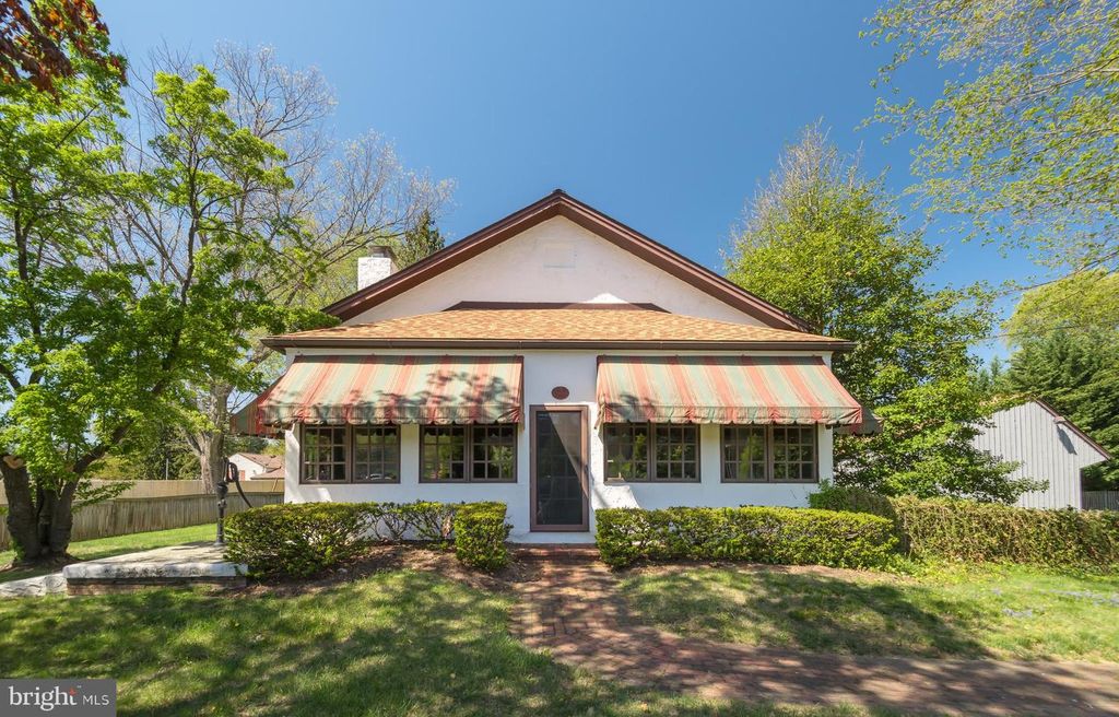 381 E SWEDESFORD RD, Wayne, PA 19087