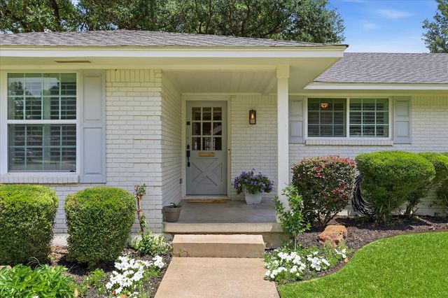 406 Saint Lukes Drive, Richardson, TX 75080
