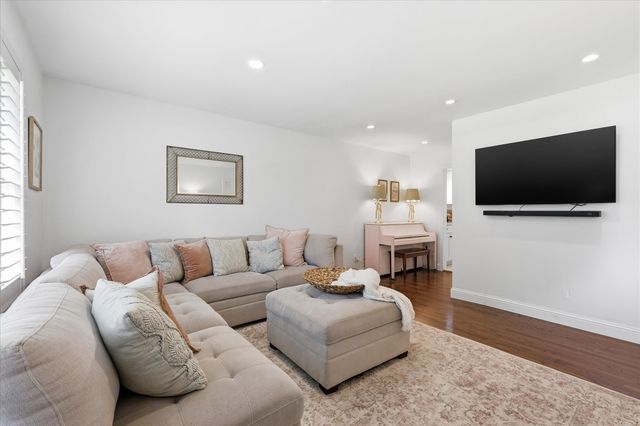 406 Saint Lukes Drive, Richardson, TX 75080
