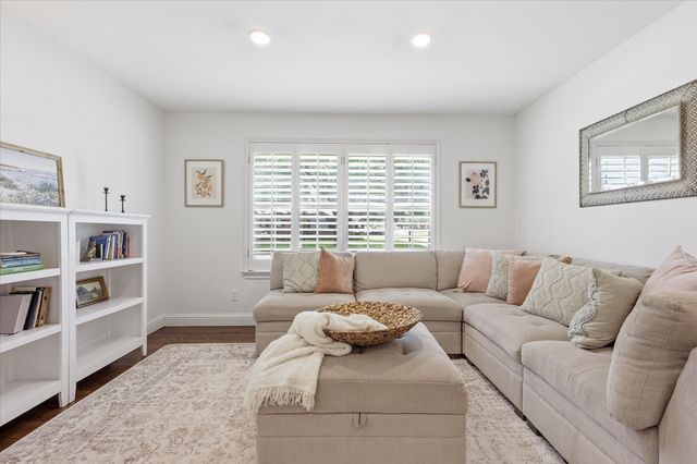 406 Saint Lukes Drive, Richardson, TX 75080