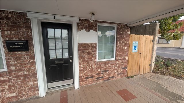 2140 N College Avenue 1, Fayetteville, AR 72703