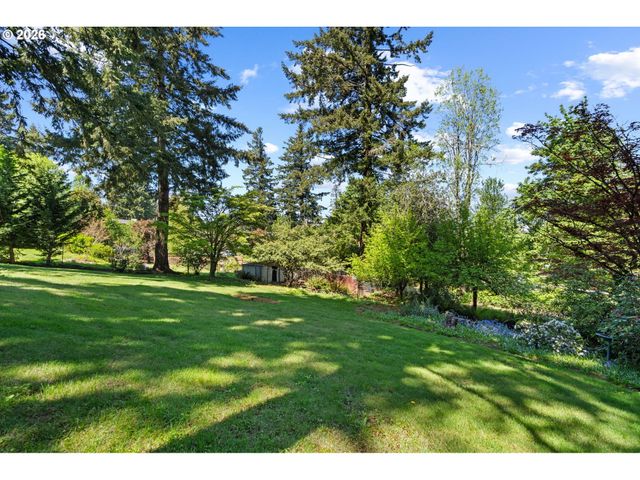 1875 VALLEY VIEW Dr, West Linn, OR 97068