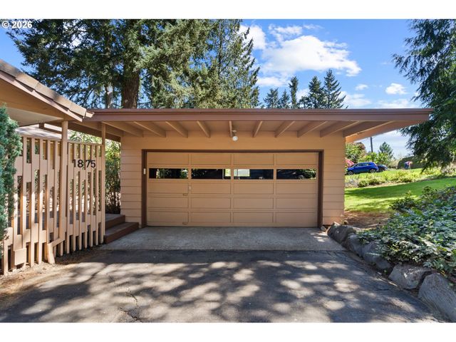 1875 VALLEY VIEW Dr, West Linn, OR 97068
