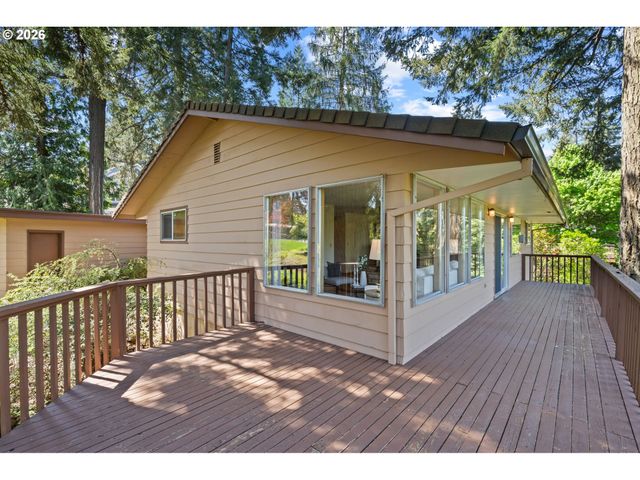 1875 VALLEY VIEW Dr, West Linn, OR 97068