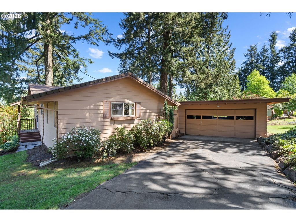 1875 VALLEY VIEW Dr, West Linn, OR 97068