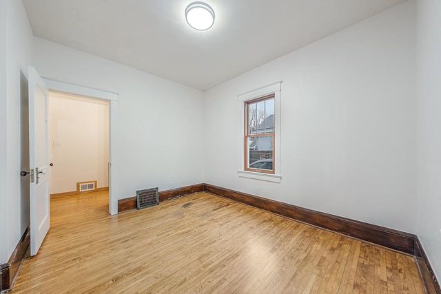 1721 W MAIN STREET, Little Chute, WI 54911