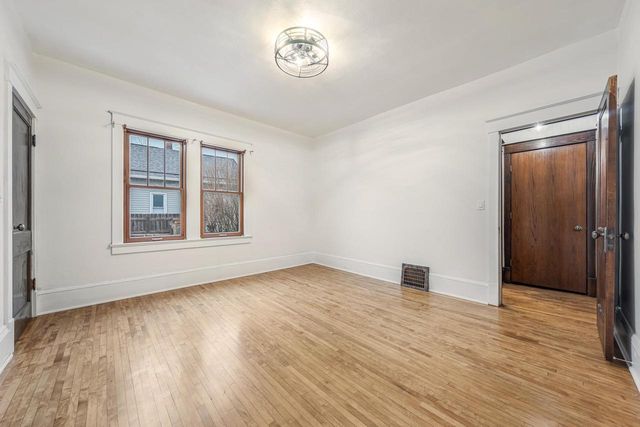 1721 W MAIN STREET, Little Chute, WI 54911