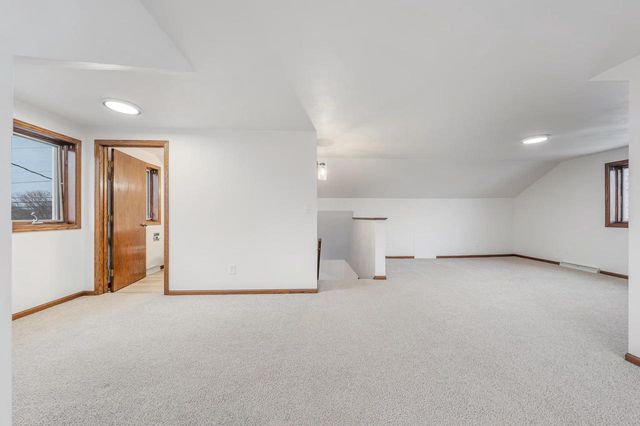 1721 W MAIN STREET, Little Chute, WI 54911