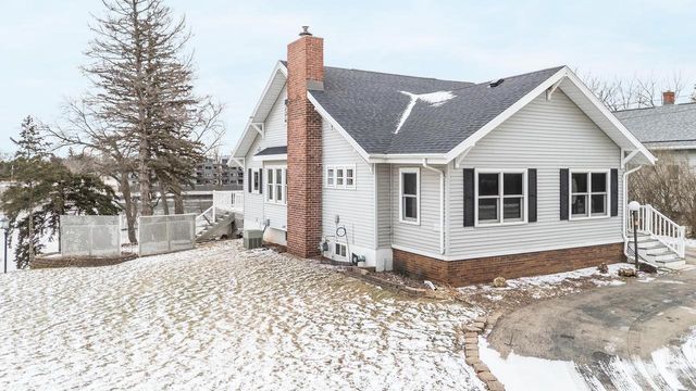 1721 W MAIN STREET, Little Chute, WI 54911