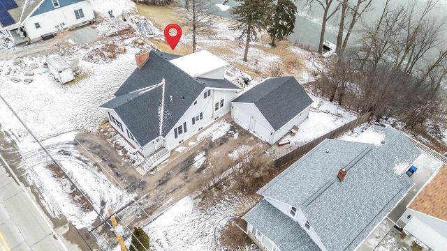 1721 W MAIN STREET, Little Chute, WI 54911