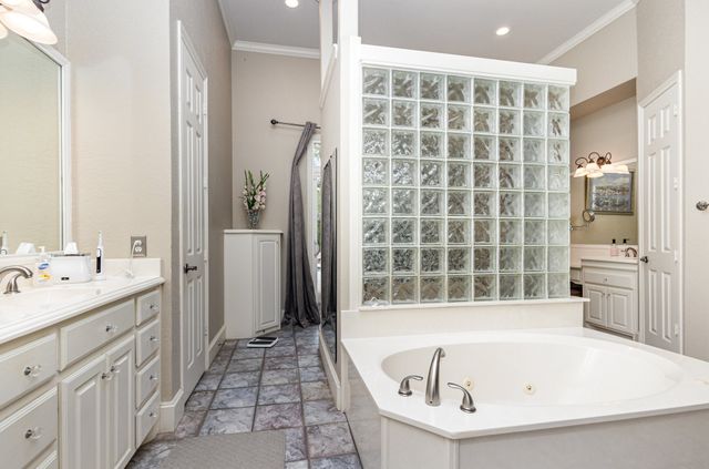 105 Woodlands Court, Ovilla, TX 75154