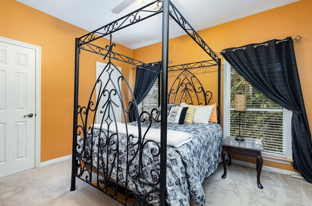 105 Woodlands Court, Ovilla, TX 75154