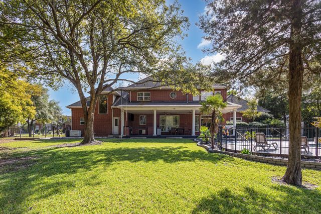 105 Woodlands Court, Ovilla, TX 75154