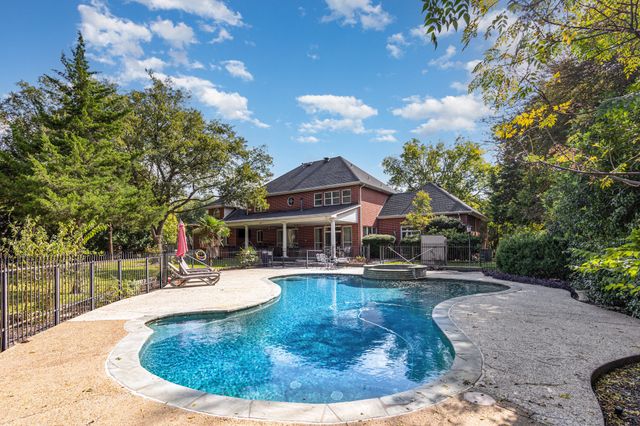 105 Woodlands Court, Ovilla, TX 75154