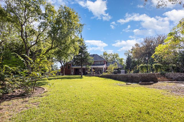 105 Woodlands Court, Ovilla, TX 75154