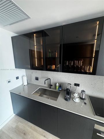20 NE 11th st 4604, Miami, FL 33132