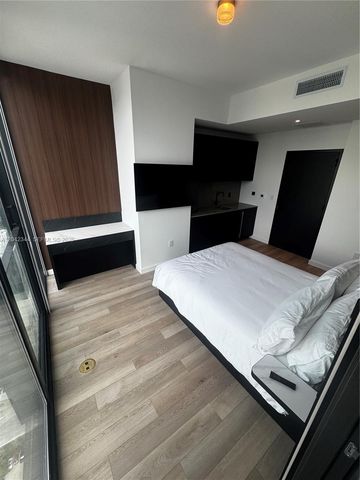 20 NE 11th st 4604, Miami, FL 33132