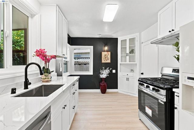 5401 Solano Ave, Richmond, CA 94805