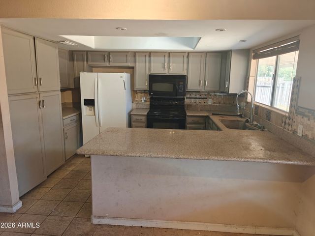 323 E MOORE Avenue, Gilbert, AZ 85234