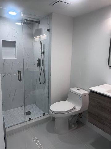 170 Lakeview Dr 103, Weston, FL 33326