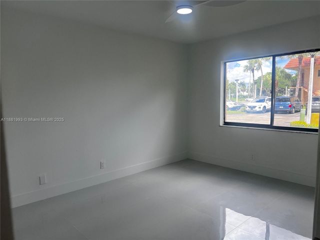 170 Lakeview Dr 103, Weston, FL 33326