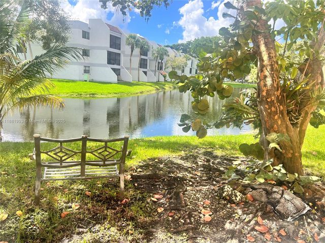 170 Lakeview Dr 103, Weston, FL 33326
