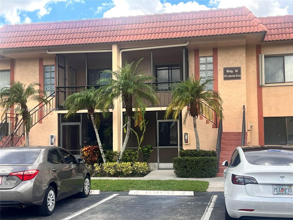 170 Lakeview Dr 103, Weston, FL 33326