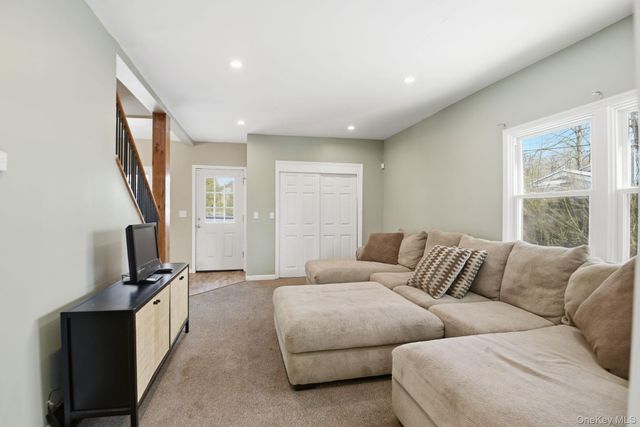 35 Shady Creek Road, Pleasant Valley, NY 12569