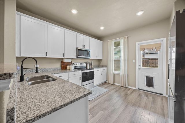 59 Snowy Plover LN, Leander, TX 78641