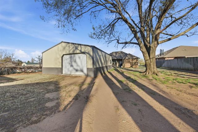 2951 Maupin Street, Choctaw, OK 73020