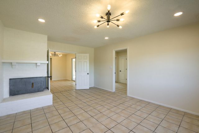 3505 33rd Circle SE, Rio Rancho, NM 87124