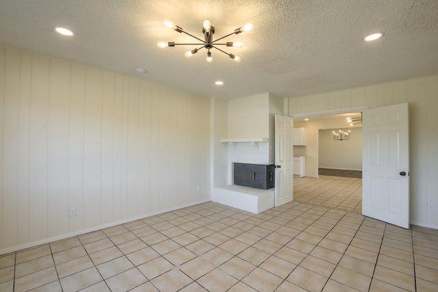 3505 33rd Circle SE, Rio Rancho, NM 87124