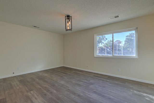 3505 33rd Circle SE, Rio Rancho, NM 87124