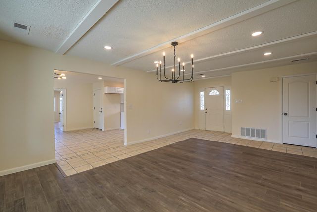 3505 33rd Circle SE, Rio Rancho, NM 87124