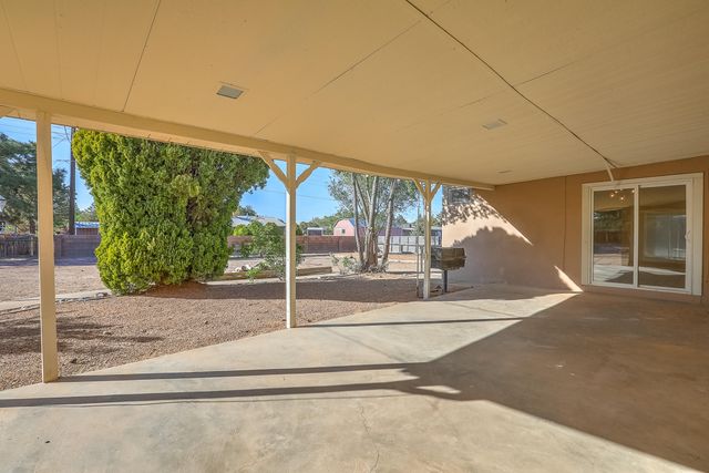 3505 33rd Circle SE, Rio Rancho, NM 87124
