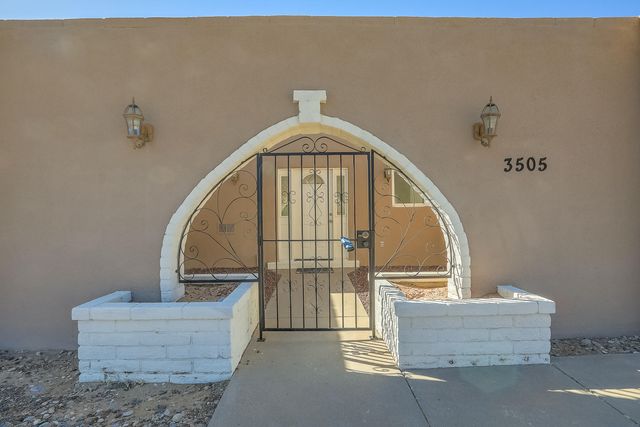 3505 33rd Circle SE, Rio Rancho, NM 87124