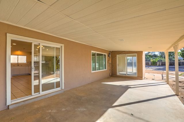 3505 33rd Circle SE, Rio Rancho, NM 87124