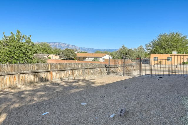 3505 33rd Circle SE, Rio Rancho, NM 87124