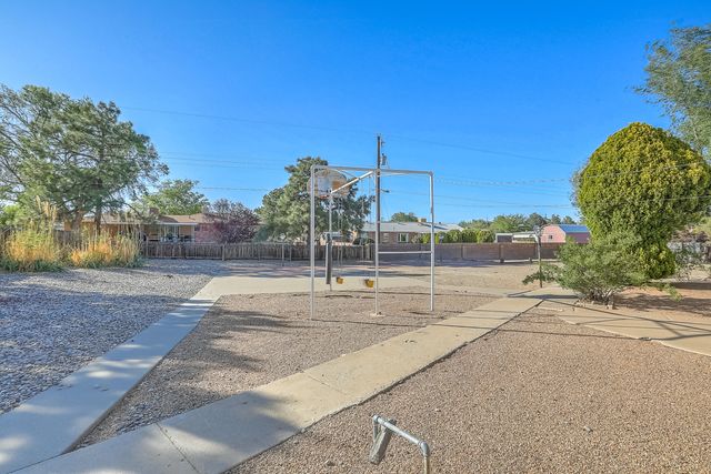 3505 33rd Circle SE, Rio Rancho, NM 87124