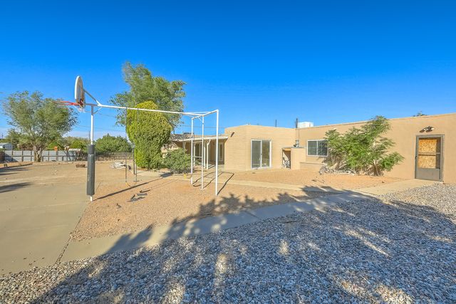 3505 33rd Circle SE, Rio Rancho, NM 87124