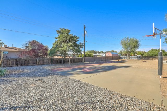 3505 33rd Circle SE, Rio Rancho, NM 87124