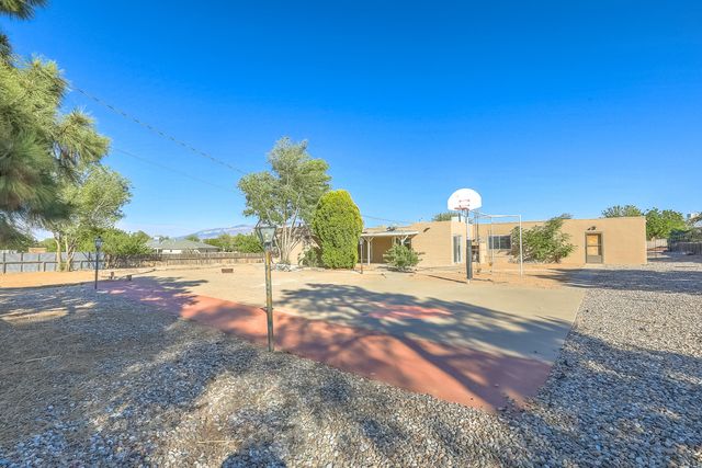 3505 33rd Circle SE, Rio Rancho, NM 87124