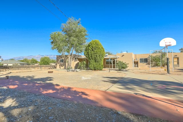 3505 33rd Circle SE, Rio Rancho, NM 87124