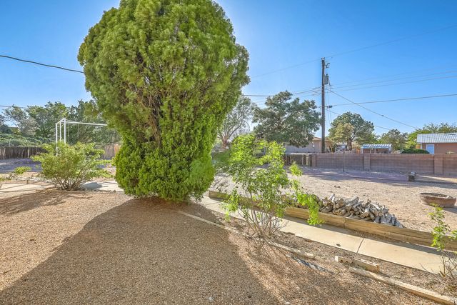 3505 33rd Circle SE, Rio Rancho, NM 87124
